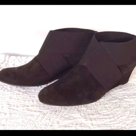 Stuart Weitzman Coban Suede Wedge Stretch Booties In Brown Size 6.5 - Picture 2 of 9